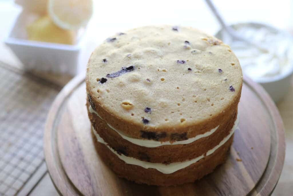 3 layer cake on stand