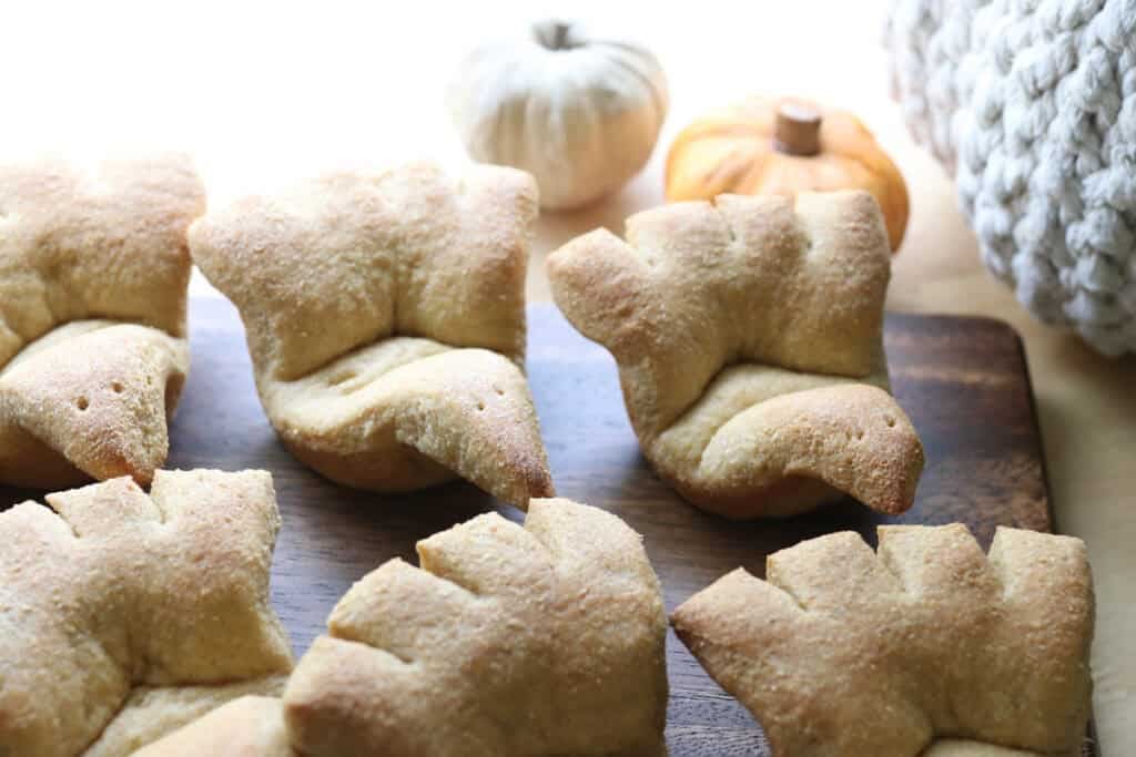 freshly milled turkey shaped dinner rolls that have been baked until golden brown