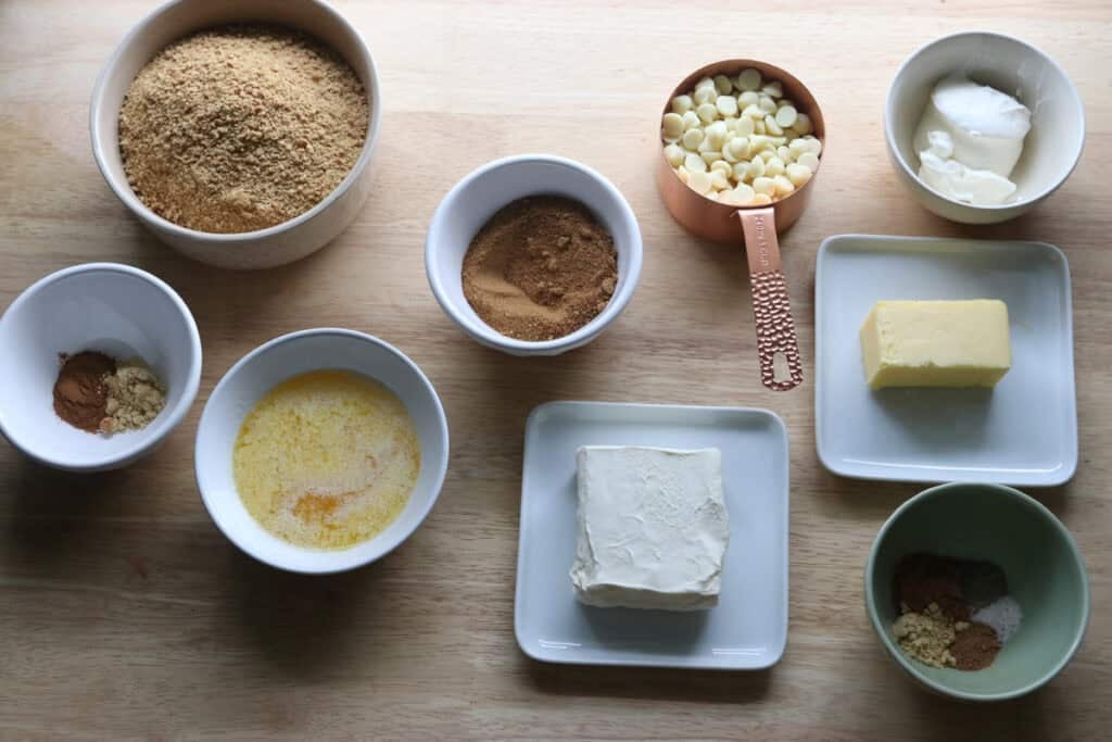 ingredients to make No-Bake Mini Christmas Gingerbread Cheesecake Cups