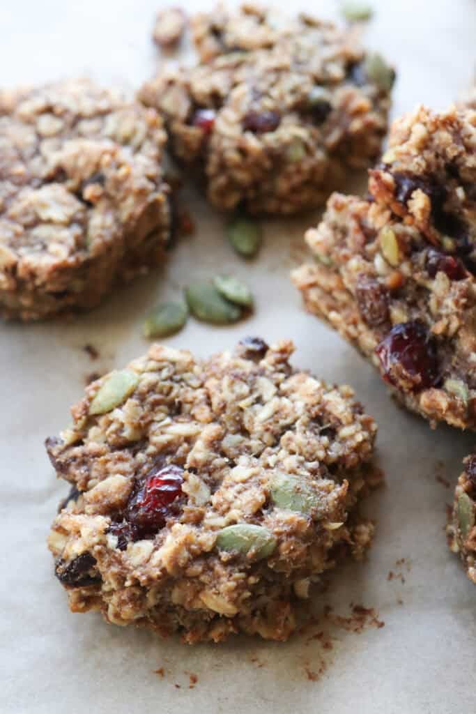 Easy and Healthy Breakfast Oatmeal Cookies with raisins in them